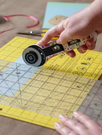 OLFA 45mm Rotary Cutter – Classic Straight Handle (Blooming Garden Print)