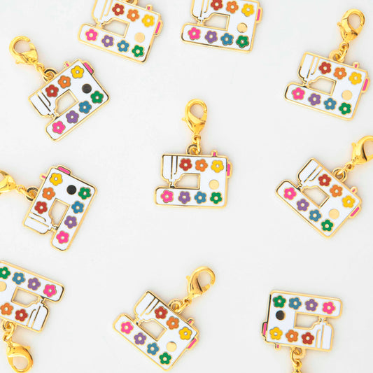Sewing Machine Removable Zipper Charm: Sewing Machine with Daisies