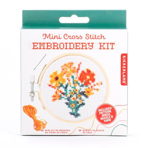 Mini Cross Stitch Flowers Kit – Kikkerland 🌸🧵