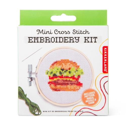 Mini Cross Stitch Burger Kit – Kikkerland 🍔🧵