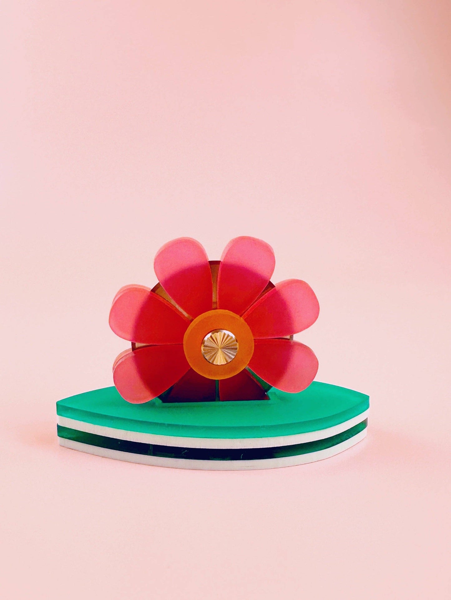 Thread cutter: Flower