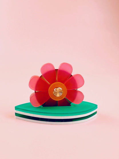 Thread cutter: Flower