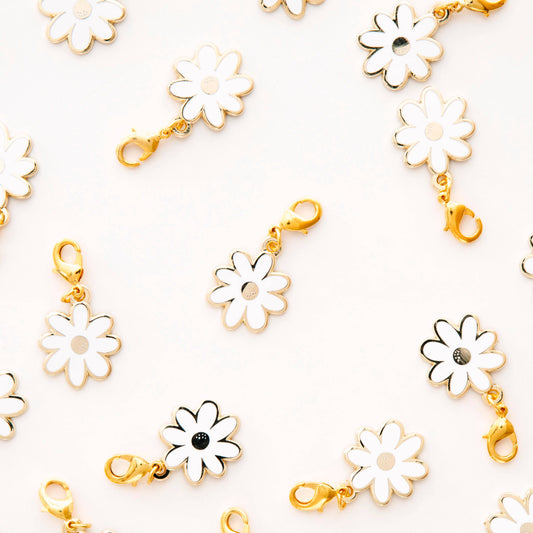 Sewing Machine Removable Zipper Charm: White Daisy
