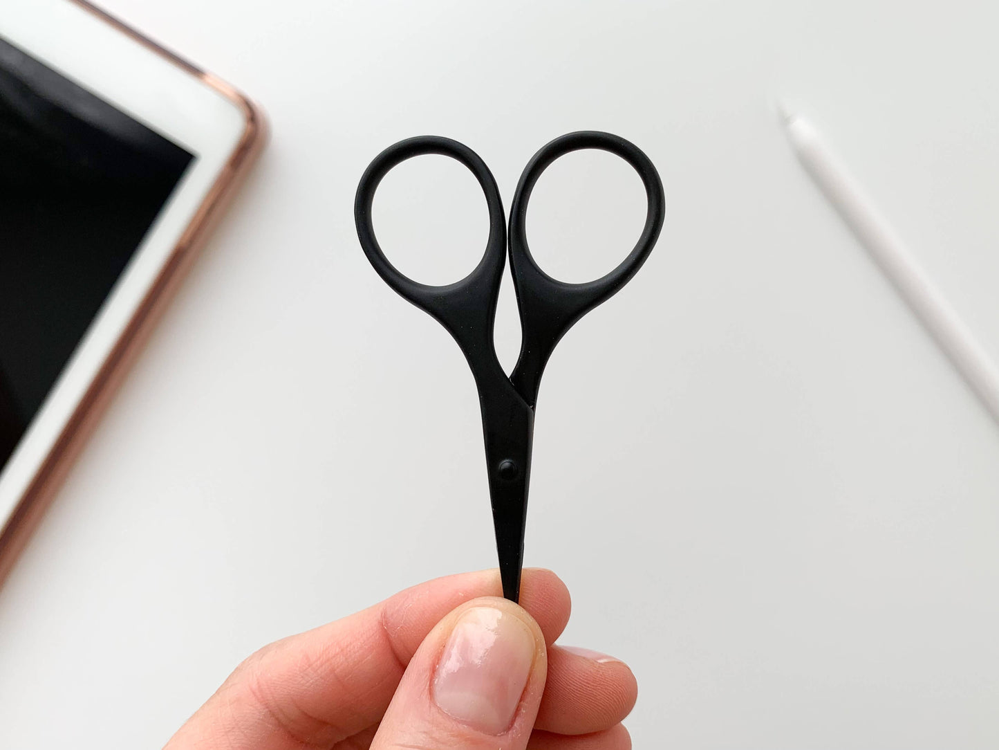 Small needlecraft scissors, tiny embroidery scissors: Black