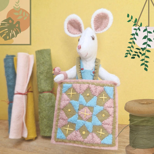 Corinne Lapierre Wool Felt Kit - Little Mouse makes a quilt
