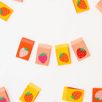 Multipack Woven Sewing Quilt and Garment Labels: Strawberry
