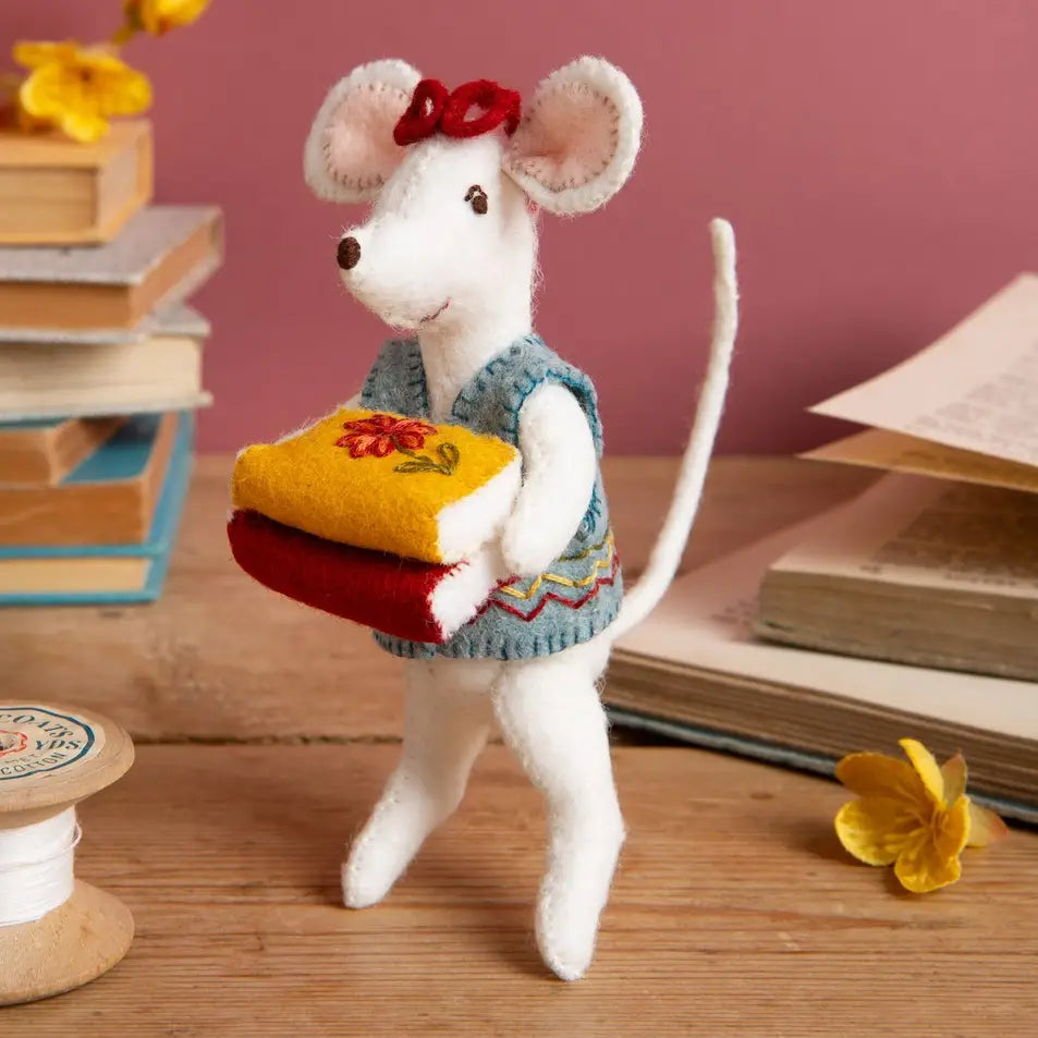Corinne Lapierre Wool Felt Kit - Little Mouse, The Librarian