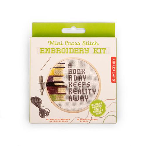 Mini Cross Stitch Books Kit – Kikkerland 📚🧵