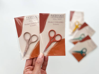 Small needlecraft scissors, tiny embroidery scissors: Lavender