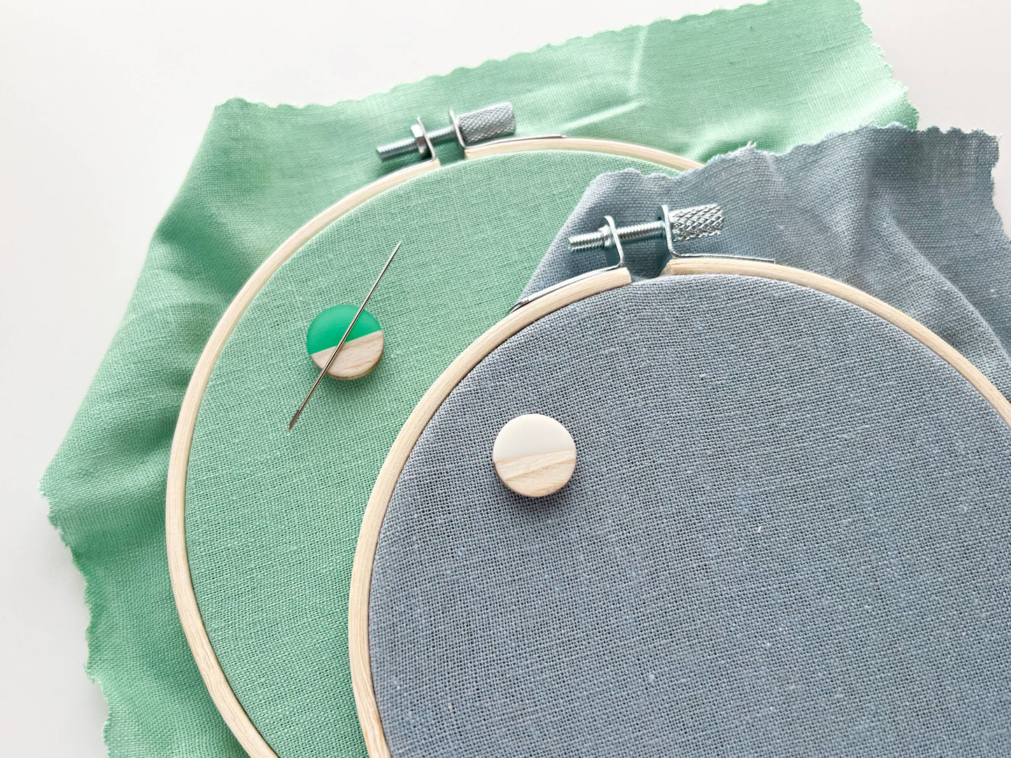 Circle Magnetic Needle Minder: Ocean