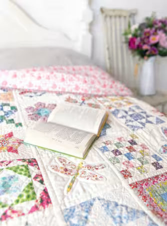 Alice’s Wonderland Sampler Quilt Book
