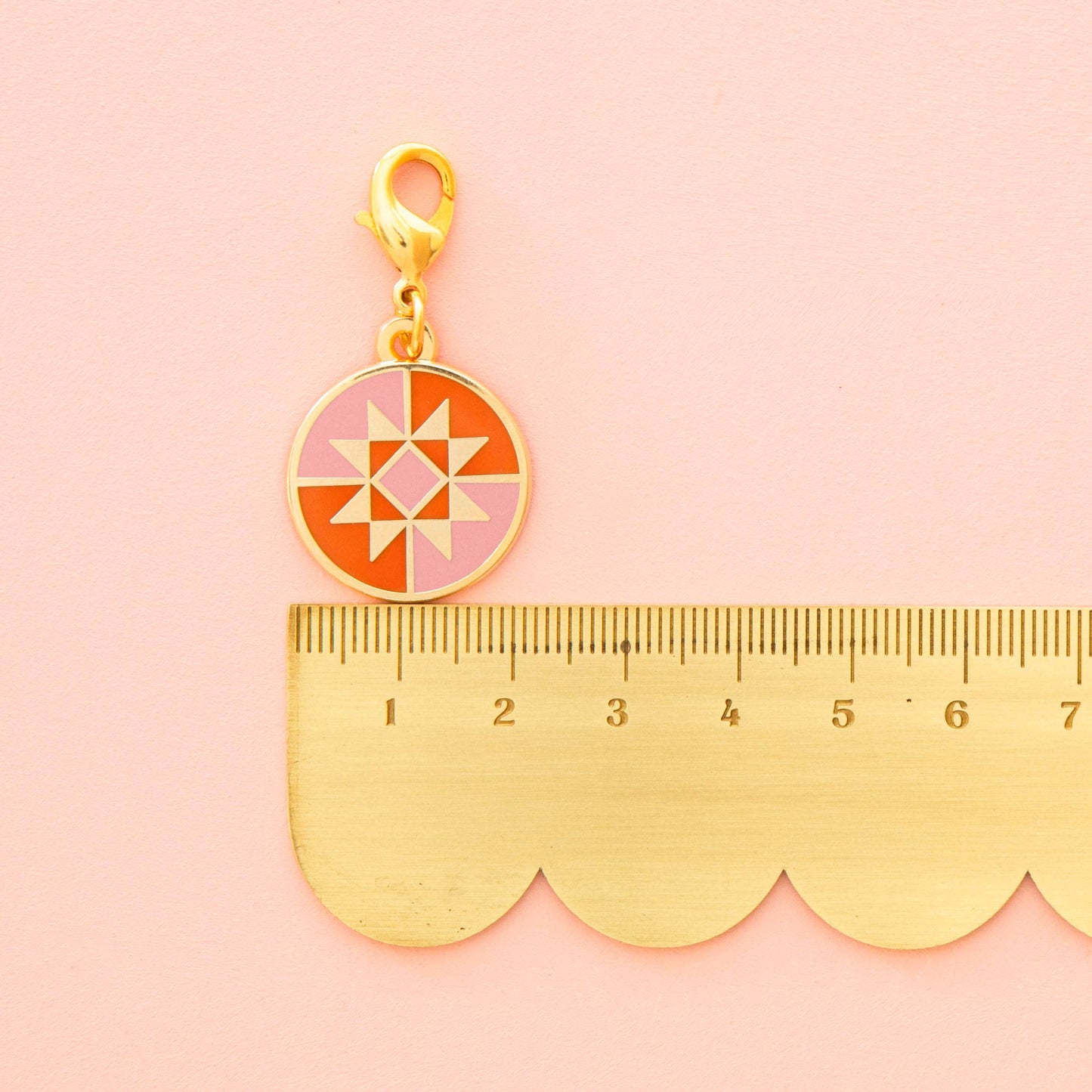 Sewing Machine Removable Zipper Charm: Round Quilt Star