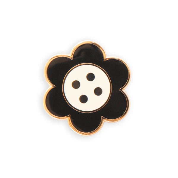 Daisy Button Magnetic Needle Minder by Sarah Hearts